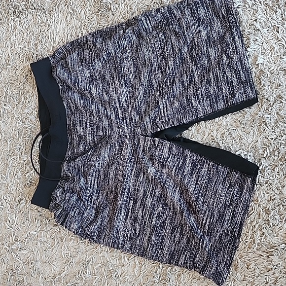LULULEMON SHORT - Picture 1 of 6